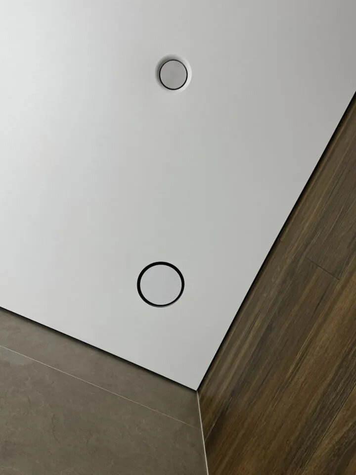 Монтаж вытяжных светильников и скрытой теневой вентиляции